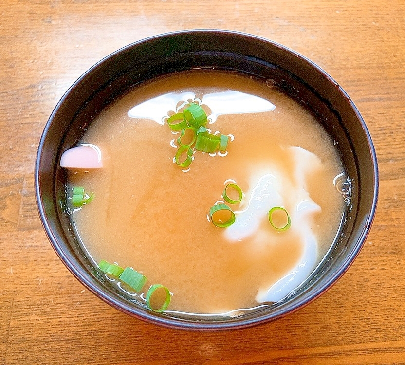 落とし卵と魚ニソの味噌汁