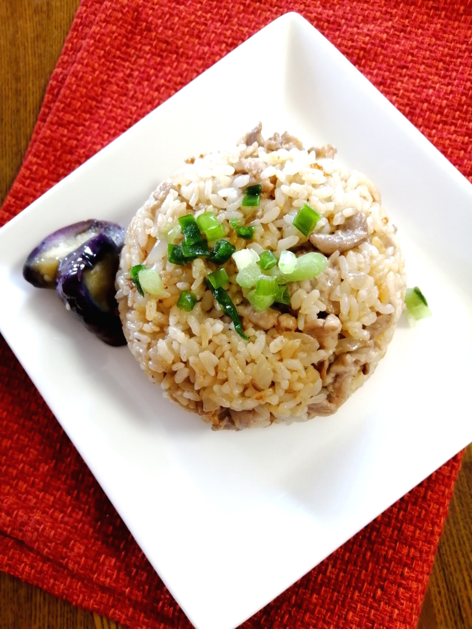 焦がし醤油の甘辛チャーハン