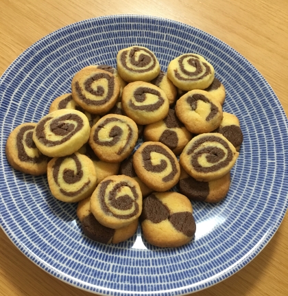 渦巻きがかわいいアイスボックスクッキー レシピ 作り方 By ろこ9852 楽天レシピ