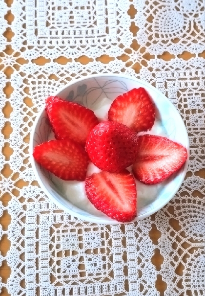 いちごたっぷり！いちごヨーグルト〜毎日ヨーグル〜