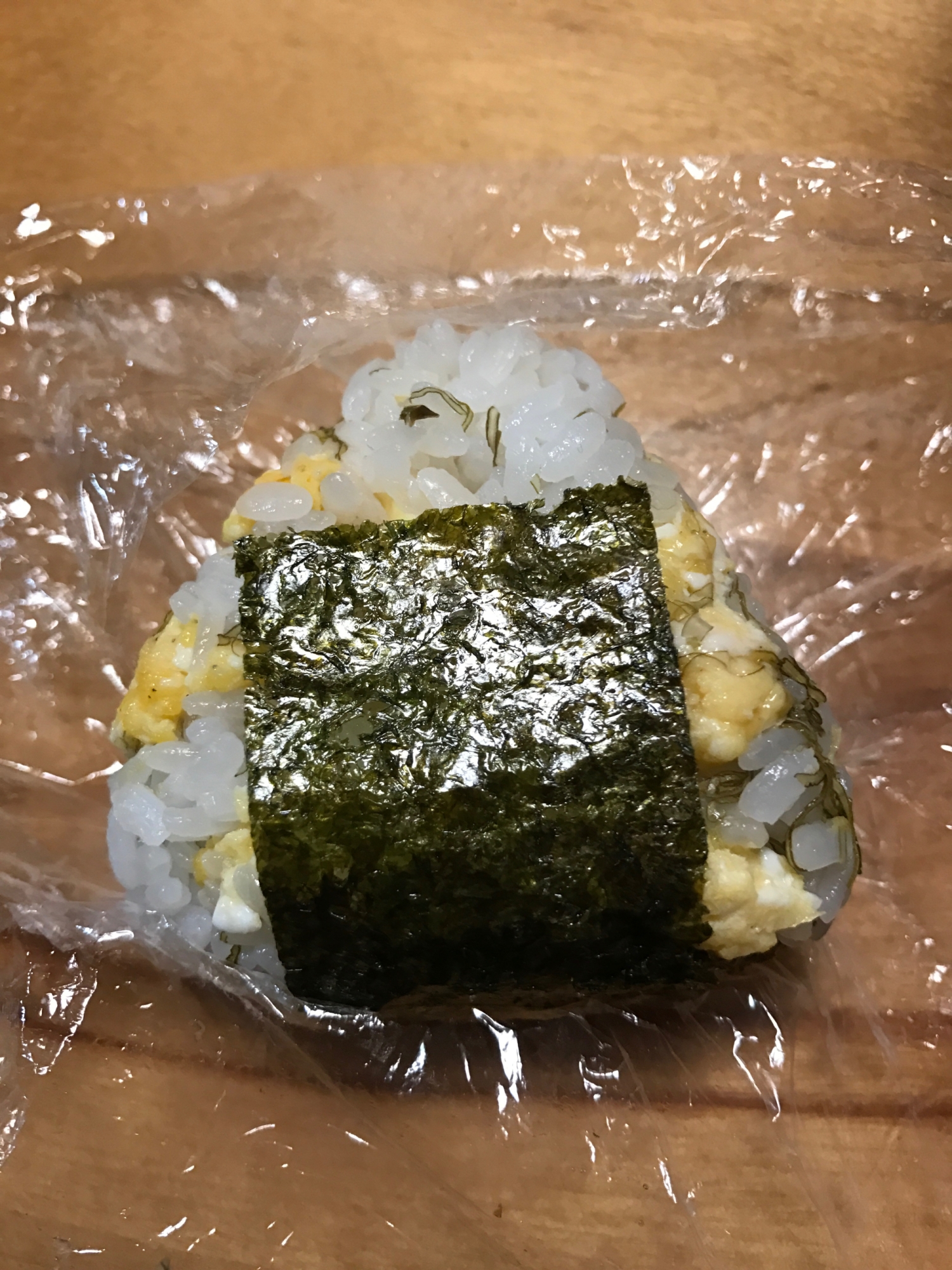 納豆昆布と炒り卵のおむすび