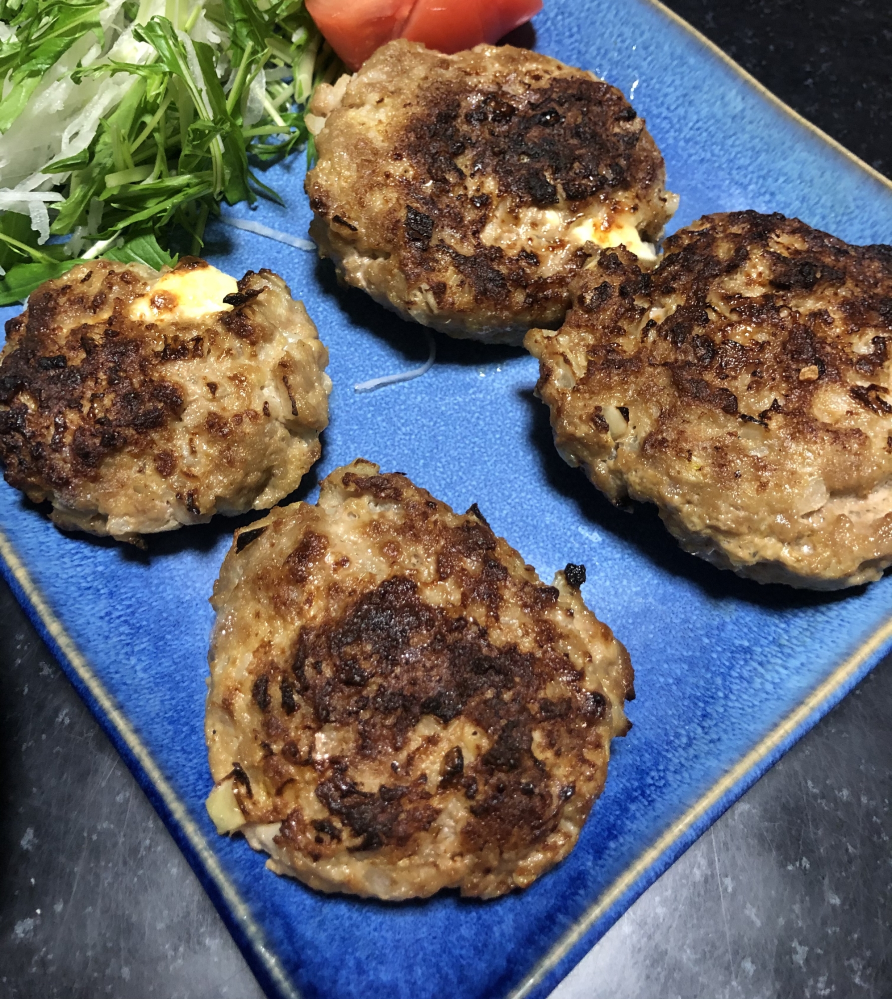 魚焼きグリルで☆チーズインハンバーグ