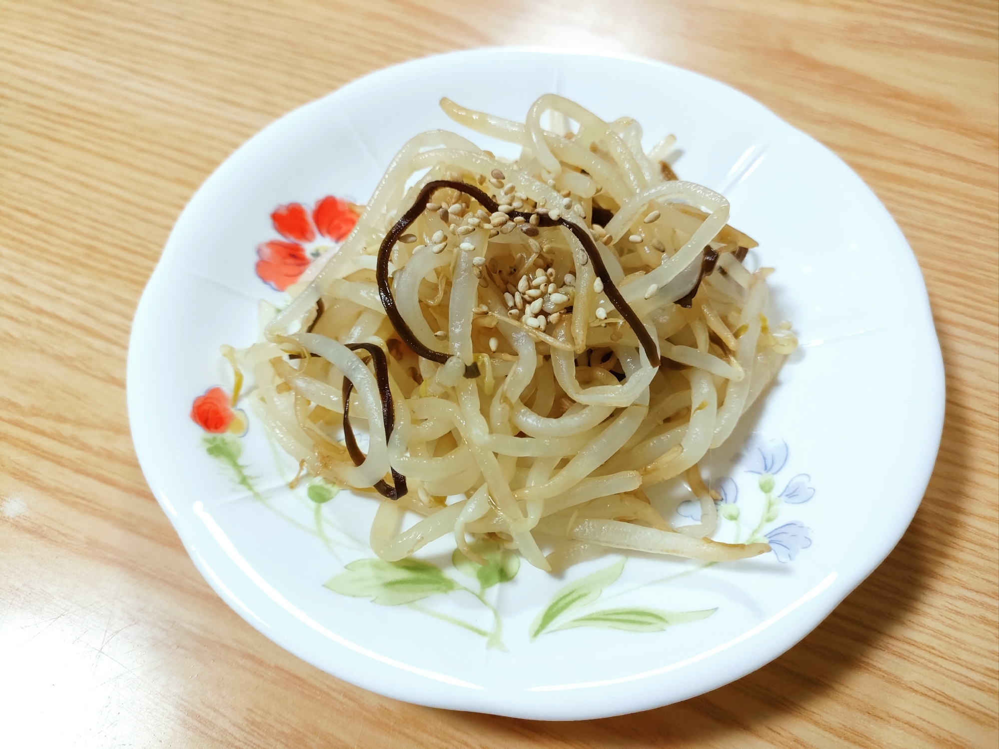 レンジで簡単☆もやしのレモン醤油塩昆布和え