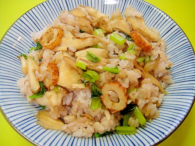 舞茸と小松菜ちくわの雑穀チャーハン