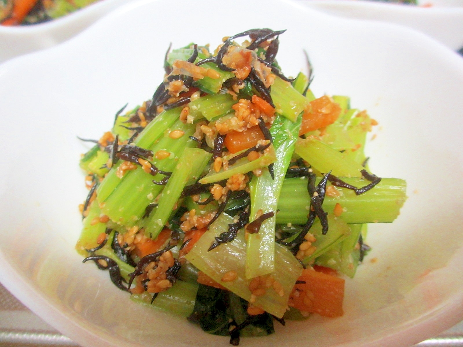 小松菜、にんじん、ひじきの醤油麹ゴマ和え レシピ・作り方 by