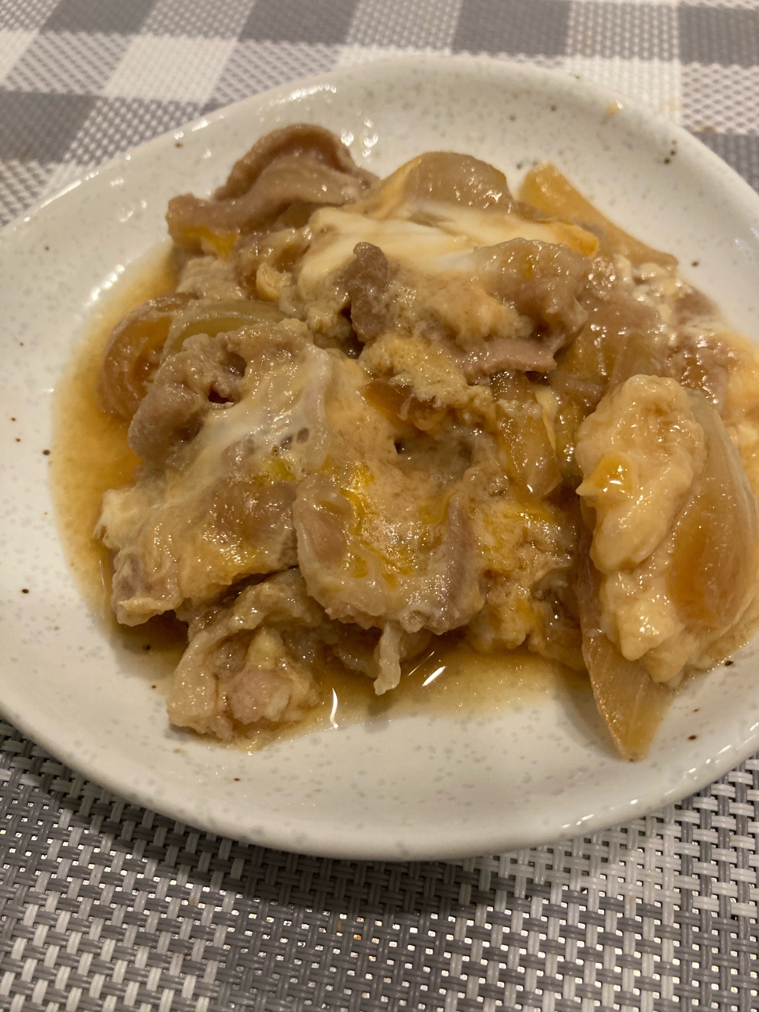 豚肉と玉ねぎの卵とじ