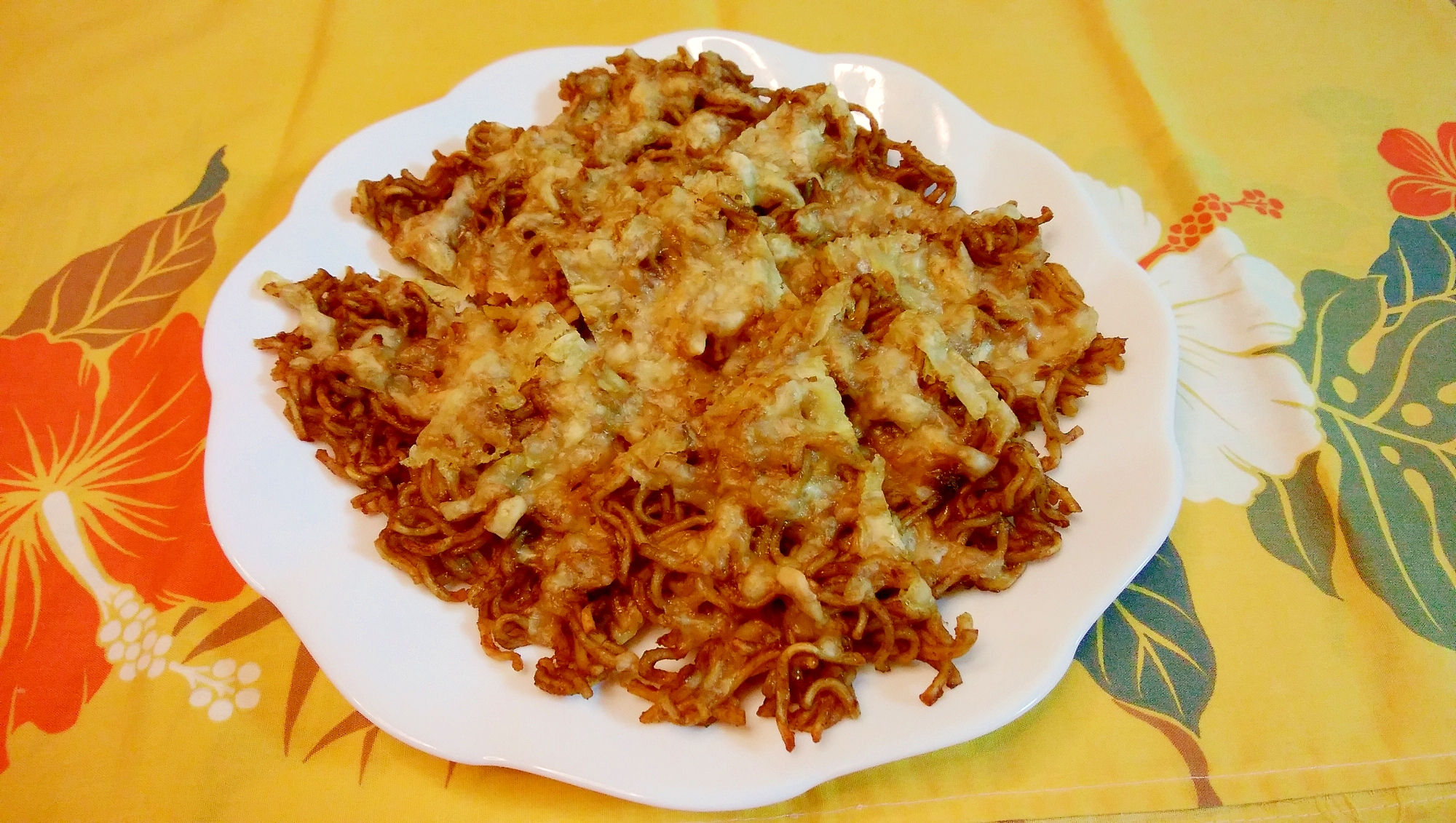 焼きそばのカレーチーズ焼き