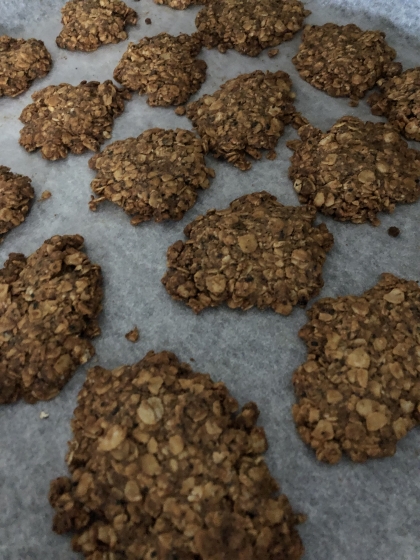 ザクザク食感❣️ゴマときな粉のオートミールクッキー