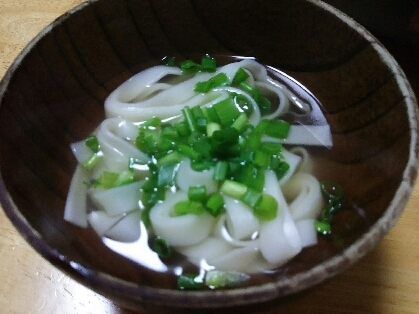 だしの素＋冷凍うどん＝関西風うどん