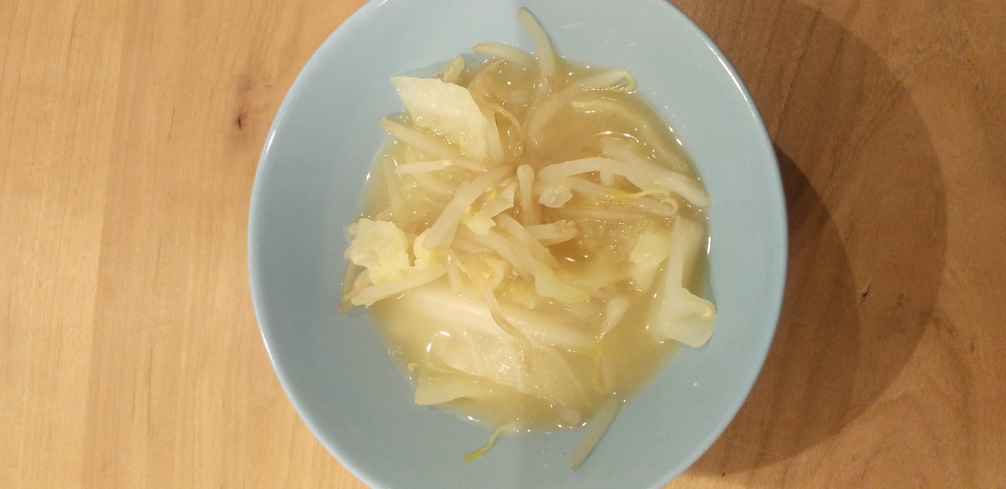 キャベツともやしのみそ汁