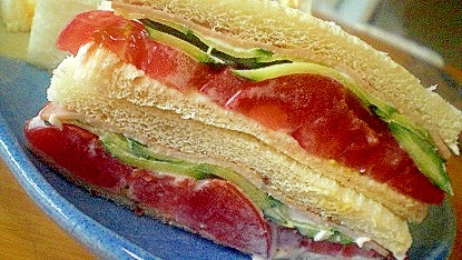 ボリュームたっぷり ハムきゅうりトマトサンド レシピ 作り方 By ひろりん1106 楽天レシピ ボリュームたっぷり ハムきゅうりトマトサンド レシピ 作り方 By ひろりん1106 楽天レシピ