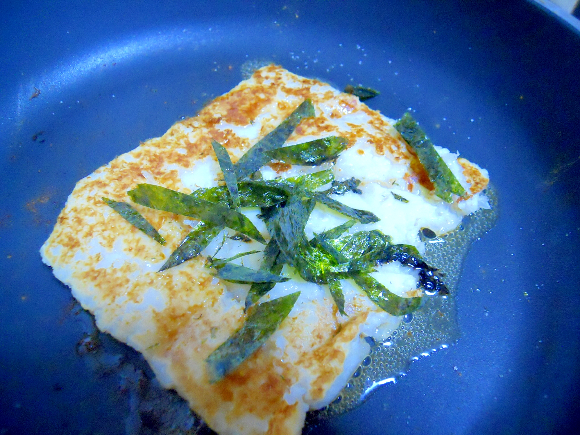 フライパンで蒸し酒粕焼き♪ チーズ&砂糖醤油
