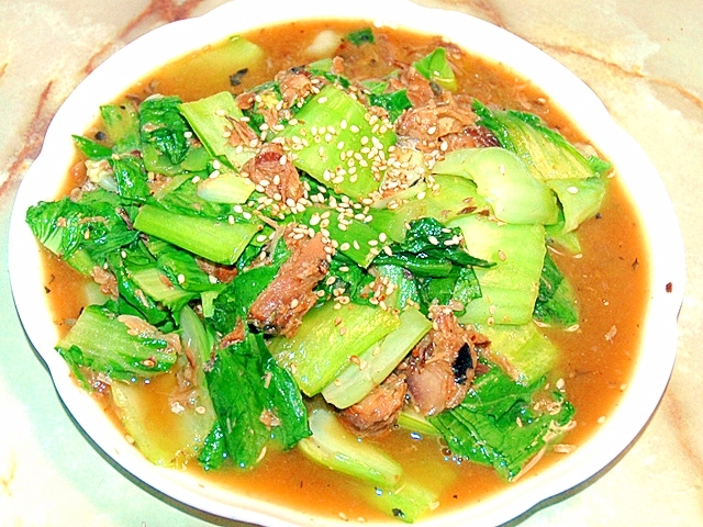 鯖味噌缶アレンジ！鯖缶とチンゲンサイのレンジ蒸し♪