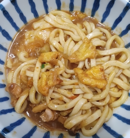 月のおとさん♪きつねカレーうどんとても美味しかったです☆家にあるものも入れました☆とても美味しかったです♪ご馳走さまでした(*´∀｀*)