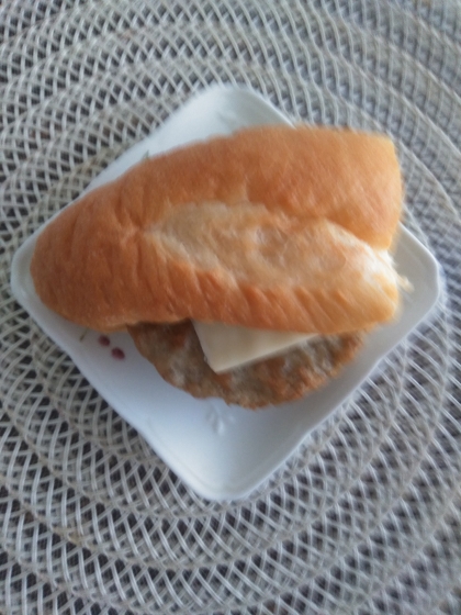 チーズハンバーグサンド