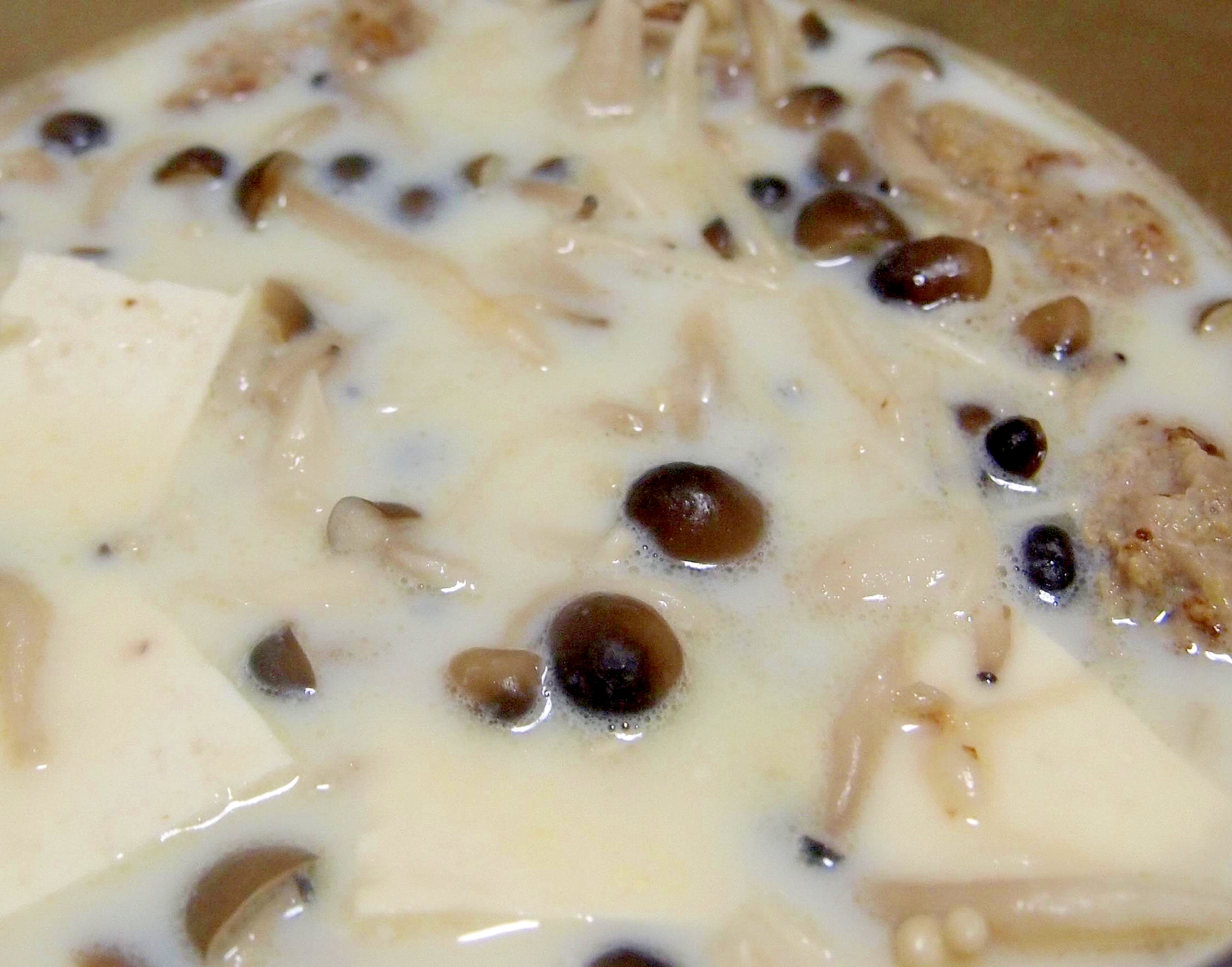 肉団子としめじと豆腐の豆乳酒粕鍋 レシピ 作り方 By まるっとまる 楽天レシピ 肉団子としめじと豆腐の豆乳酒粕鍋 レシピ 作り方 By まるっとまる 楽天レシピ