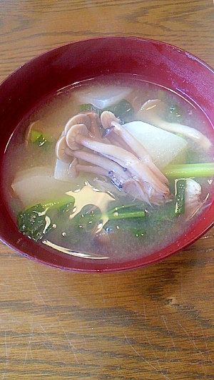 カブとしめじのお味噌汁
