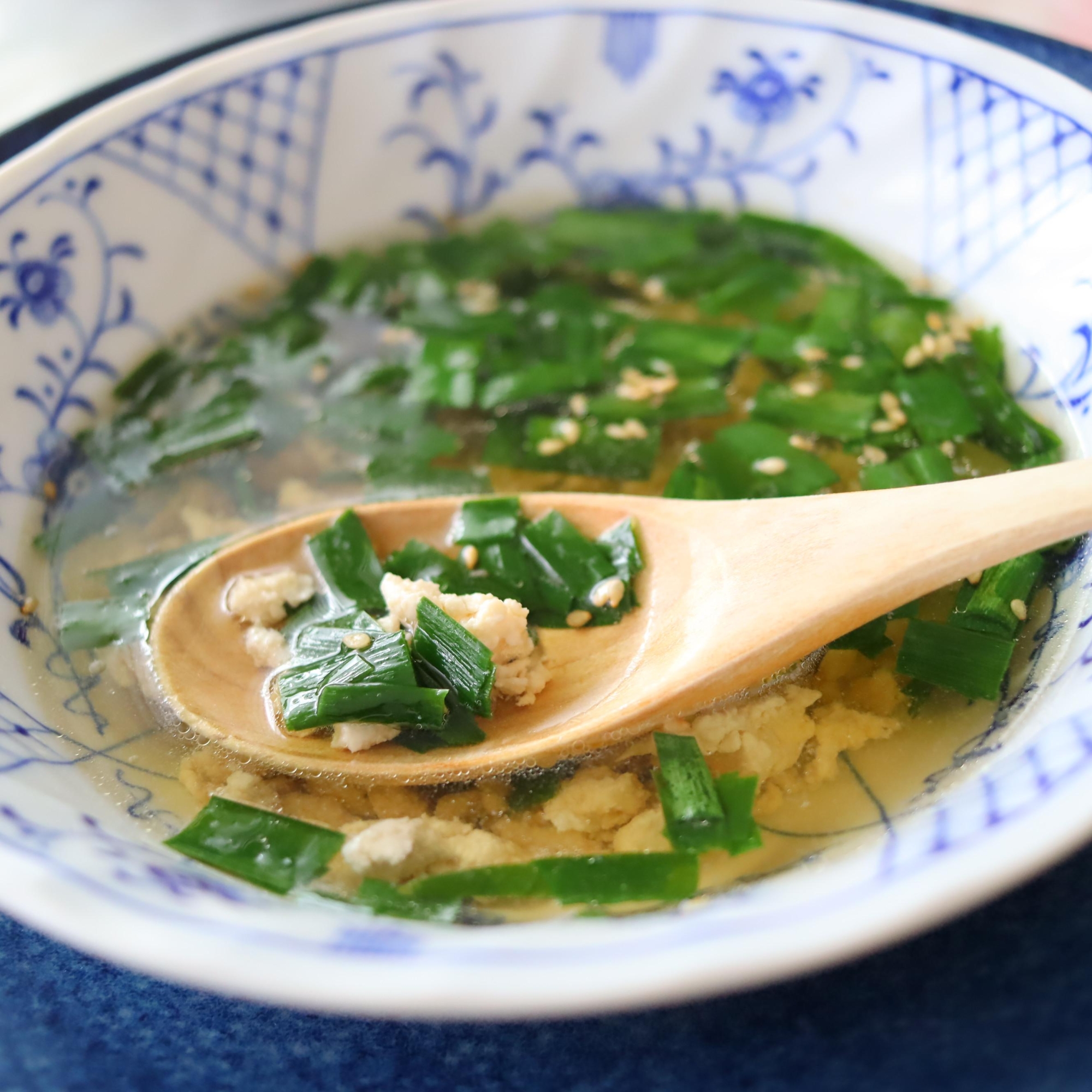 簡単♫鶏挽き肉とニラのスープ