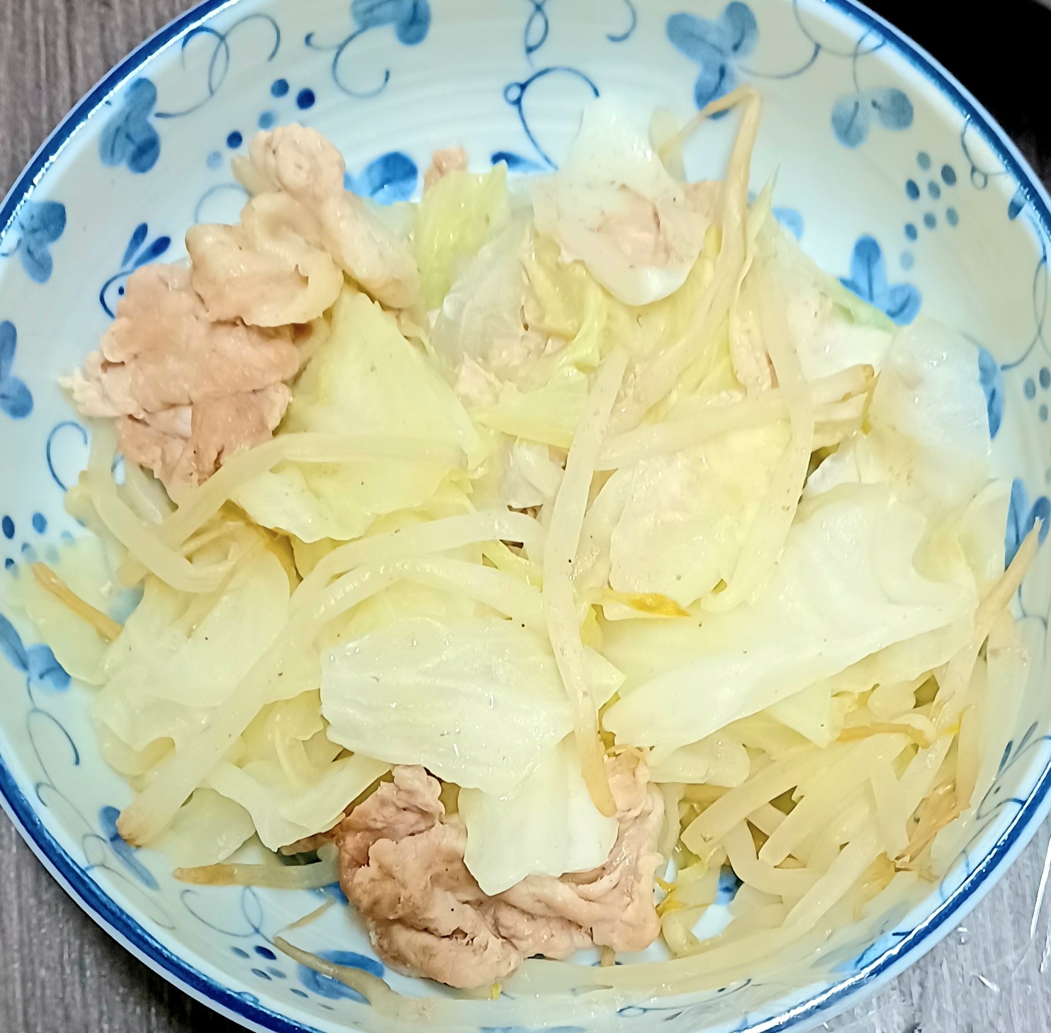 ☆キャベツと豚肉ともやしの蒸し料理☆