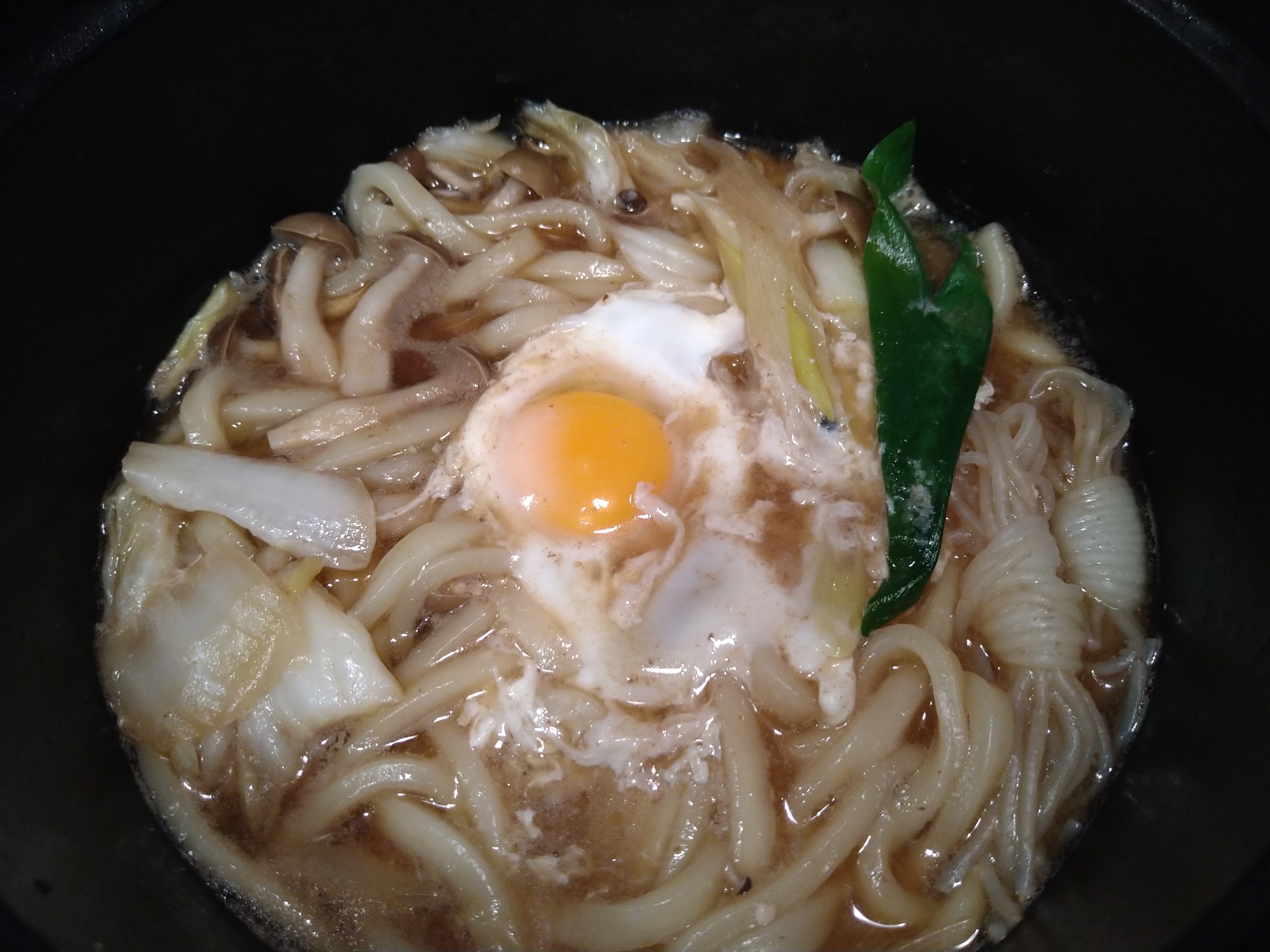 すき焼きの残りで鍋焼きうどん