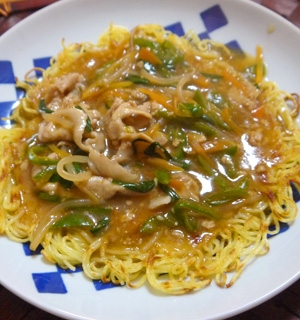 麺がカリッ♪力士味噌あんかけ焼きそば