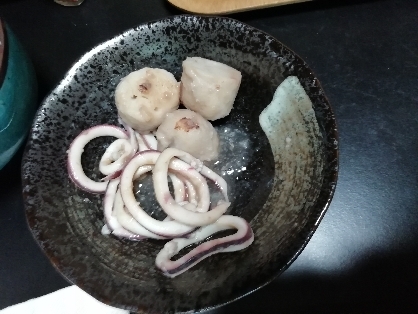 水煮で里芋とイカの煮物