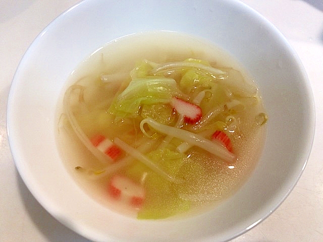 鍋キューブで☆キャベツとカニカマの簡単スープ