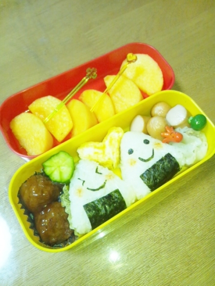 こどものお弁当♪
にこにこおにぎり可愛いですぅ、有難うございました。