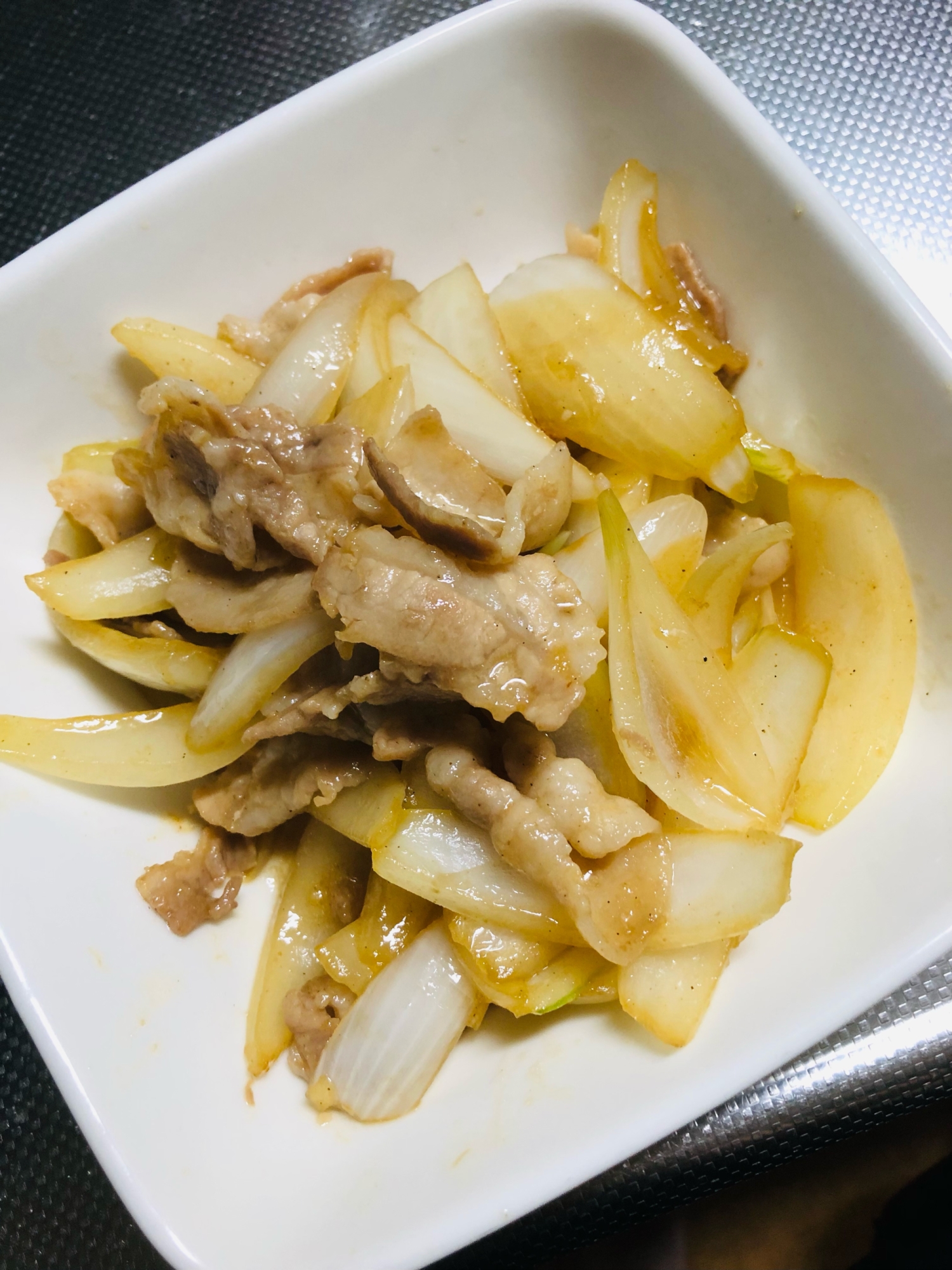 豚バラと玉ねぎの甘辛炒め