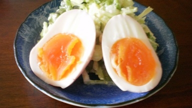 半熟茹で卵ヘルシーで手軽にできて美味しいですよねぇ～(^^♪