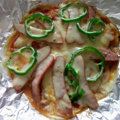 レシピ参考にして、大きめのピザにしました。
ぎょうざの皮がパリパリで、とても美味しかった(*^^*)
