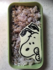 海苔アート 簡単キャラ弁ひょっこりスヌーピー弁当 レシピ 作り方 By Cherry05 楽天レシピ