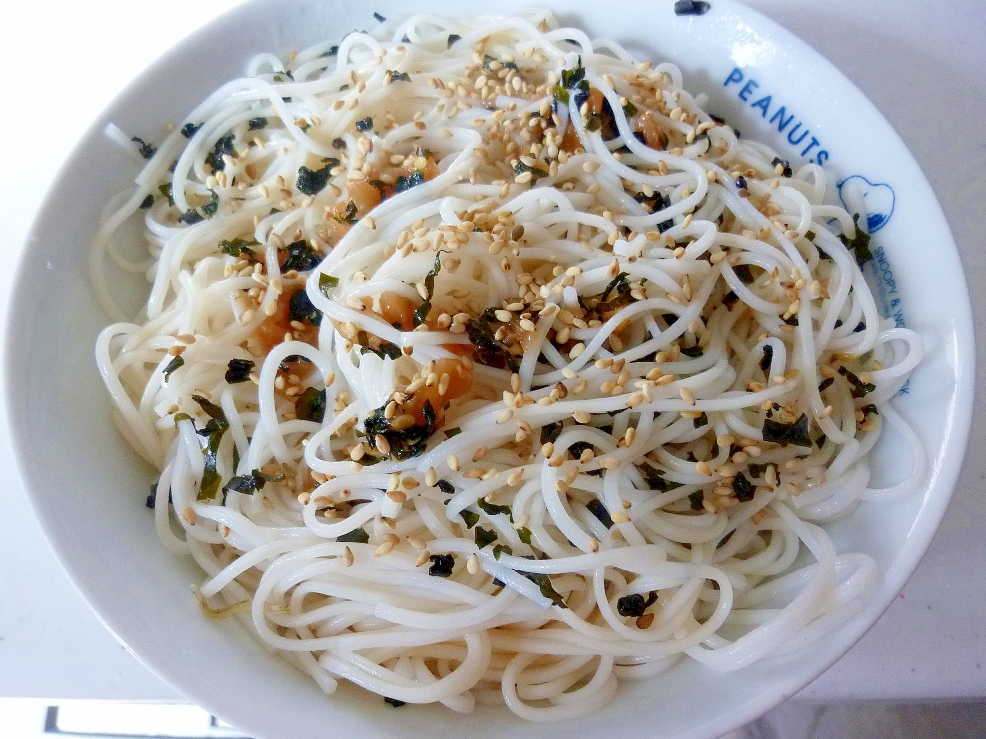 ☆茹でた麺に和えるだけ♪　梅わかめそうめん☆