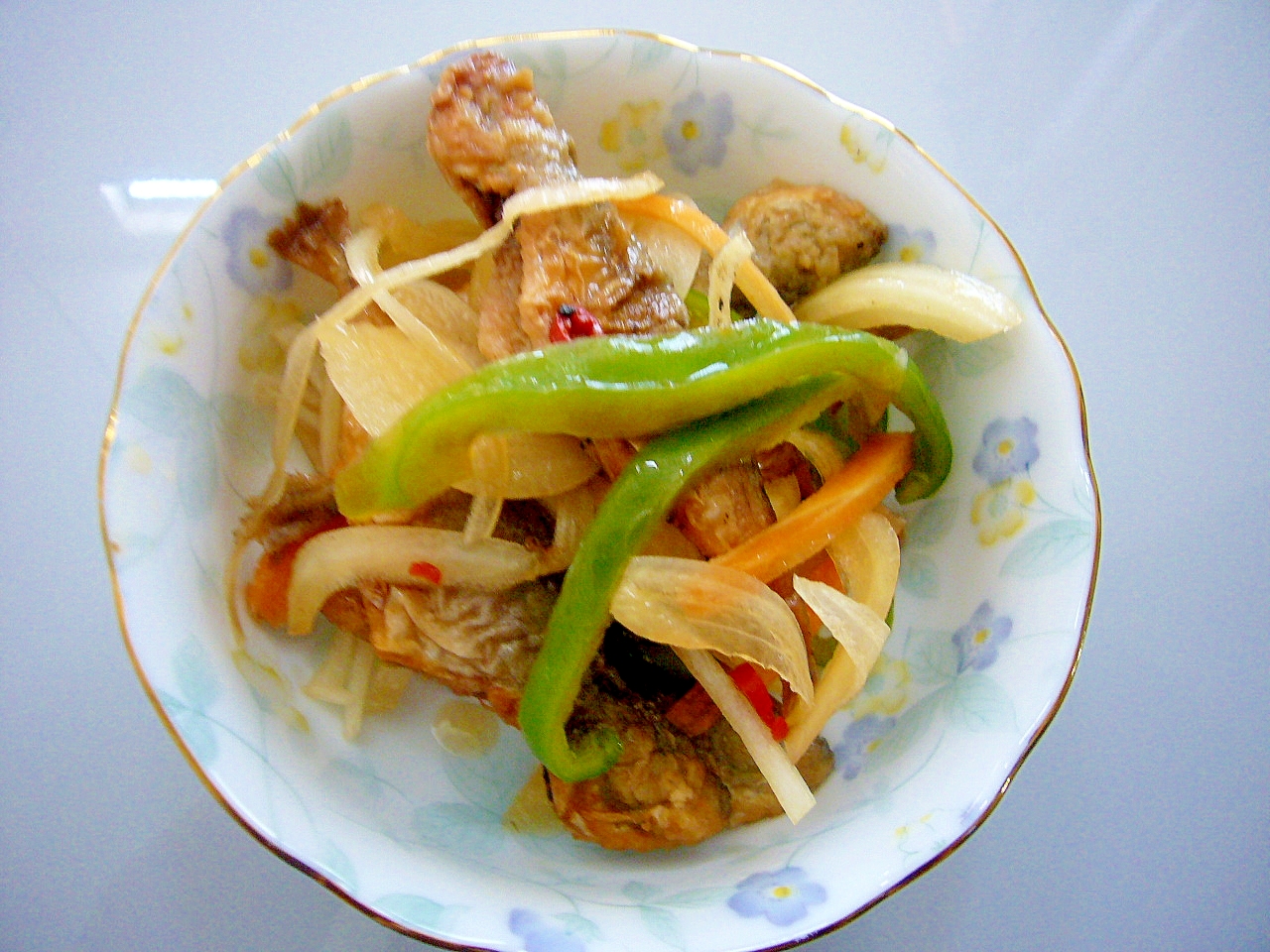 お酢でさっぱり　カルシウムばっちり　鯵の南蛮漬け