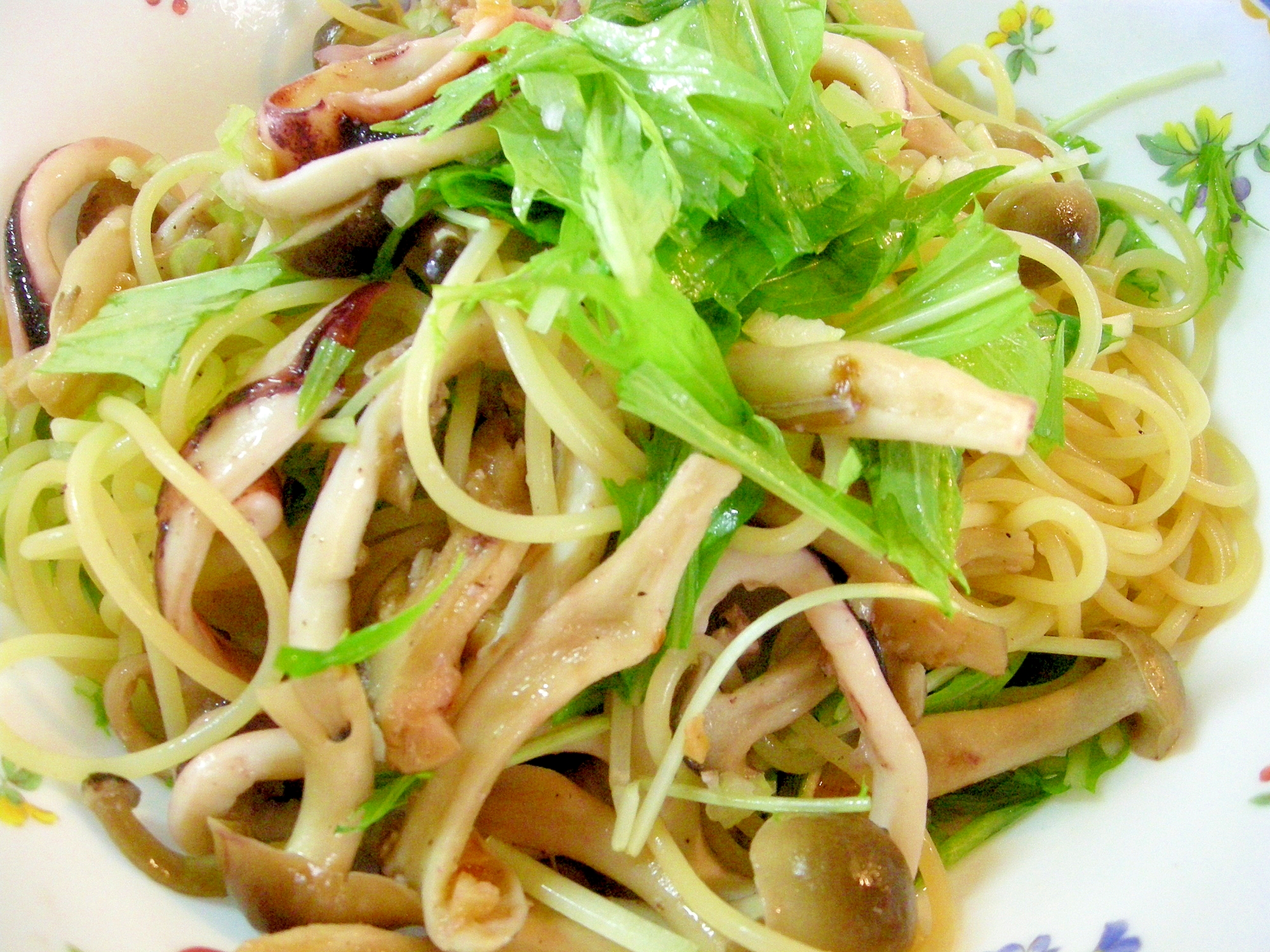 麺つゆでイカと水菜の和風パスタ