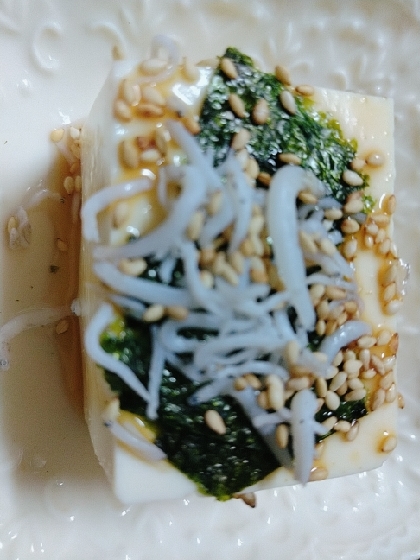 ポン酢で　海苔とおかかと釜揚げしらすの冷奴
