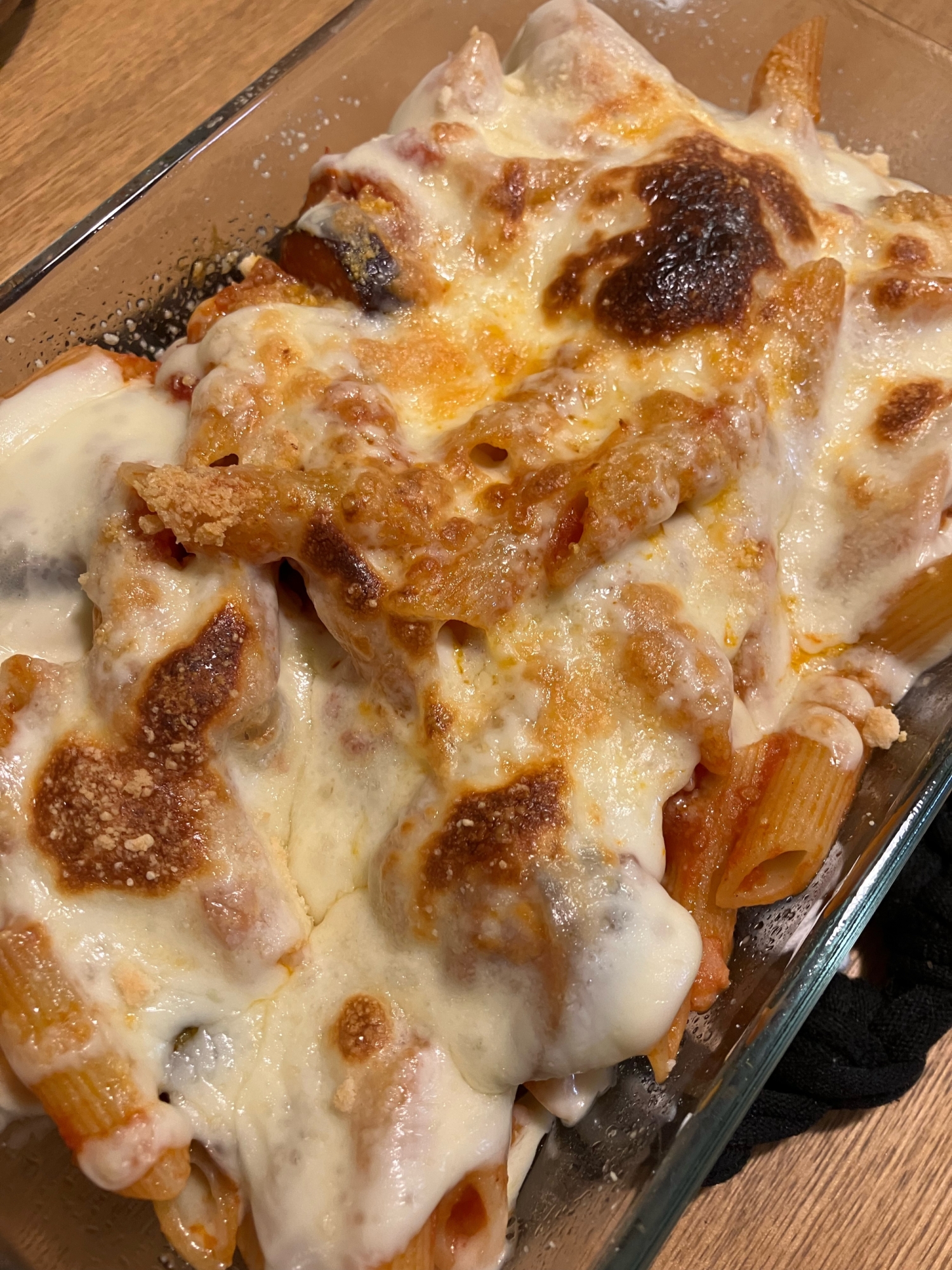 ペンネマカロニのナスとトマトソース　チーズ焼き