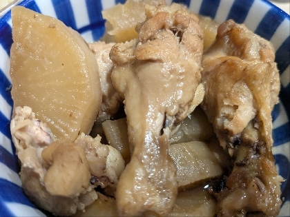 お肉ホロホロ♡電気圧力鍋で簡単♡手羽元と大根の煮物