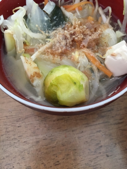 芽キャベツ、もやしの味噌汁