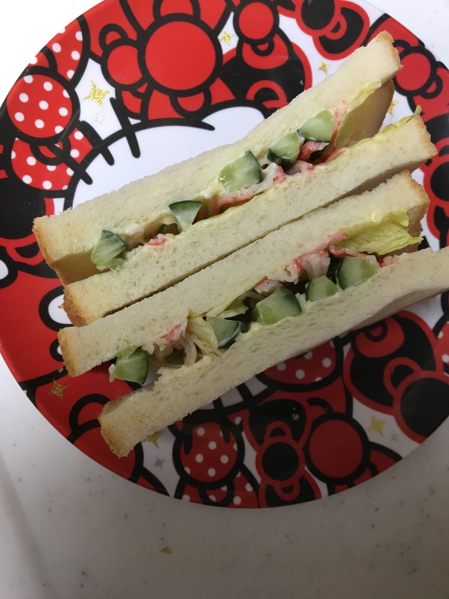 食パンで☆きゅうりとカニカマのサンドイッチ☆