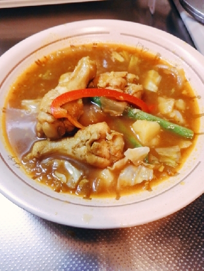 特別な香辛料が入ってないのに、本格的な味で、驚きました(º ﾛ º๑)!!
骨付きチキンもスープによく合ってとっても美味しかったです♪ご馳走様でした☆