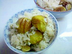 ゴロゴロ栗を入れた　秋の楽しみの栗ごはん