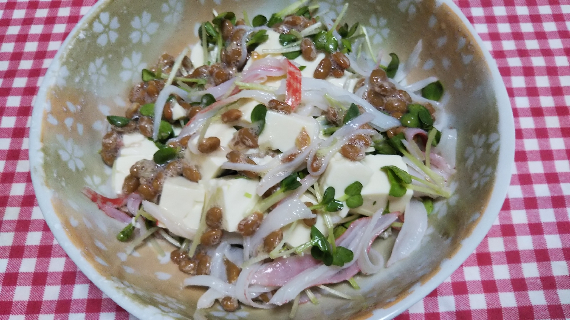 豆腐と納豆と蟹カマと貝割れの梅酢和え☆