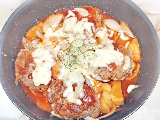 チーズたっぷり!タッカルビ風ハンバーグ♪