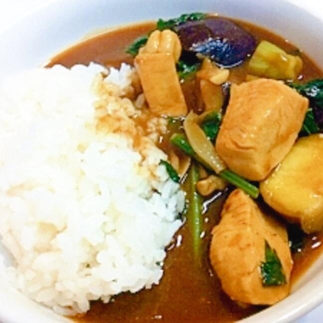 ゴロゴロとりむね肉と小松菜で☆ヘルシーチキンカレー