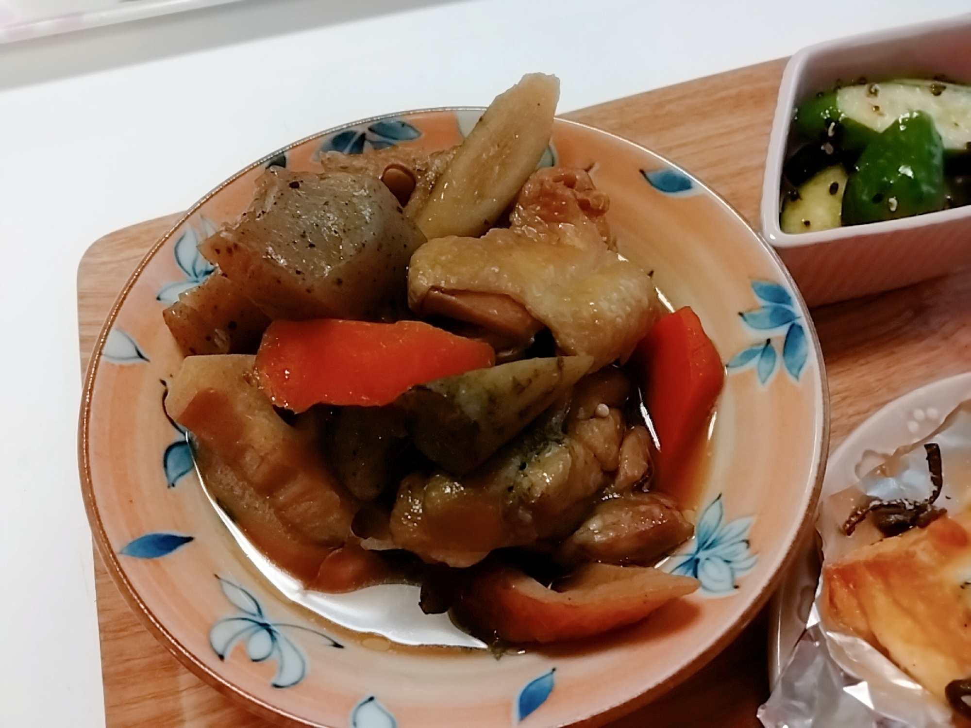 すき焼きのタレで簡単 筑前煮 レシピ 作り方 By Aya ちゃん 楽天レシピ