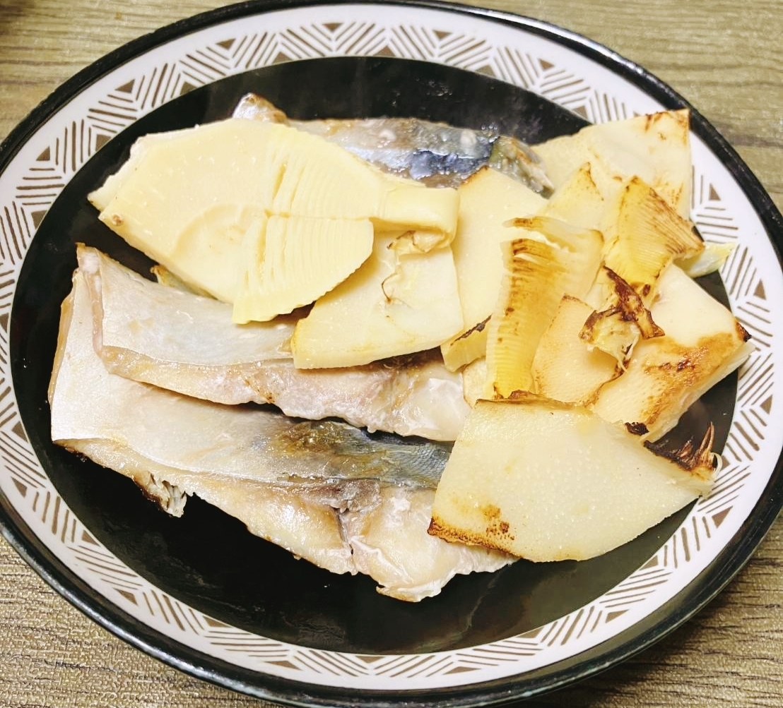 灰干しサバと筍の酒蒸し焼き