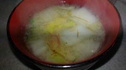 白菜と鰹節の味噌汁