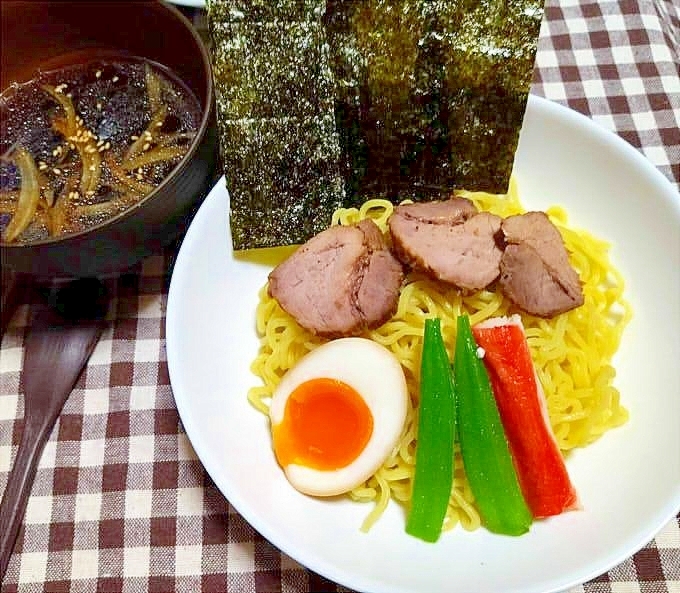 チャーシュー味玉オクラ乗せつけ麺