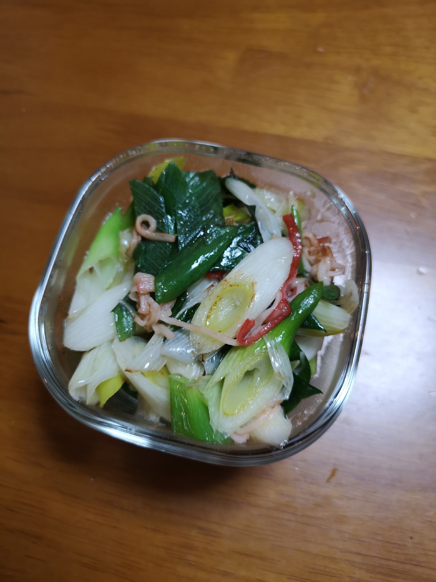 長ネギとカニカマの鶏ガラ炒め